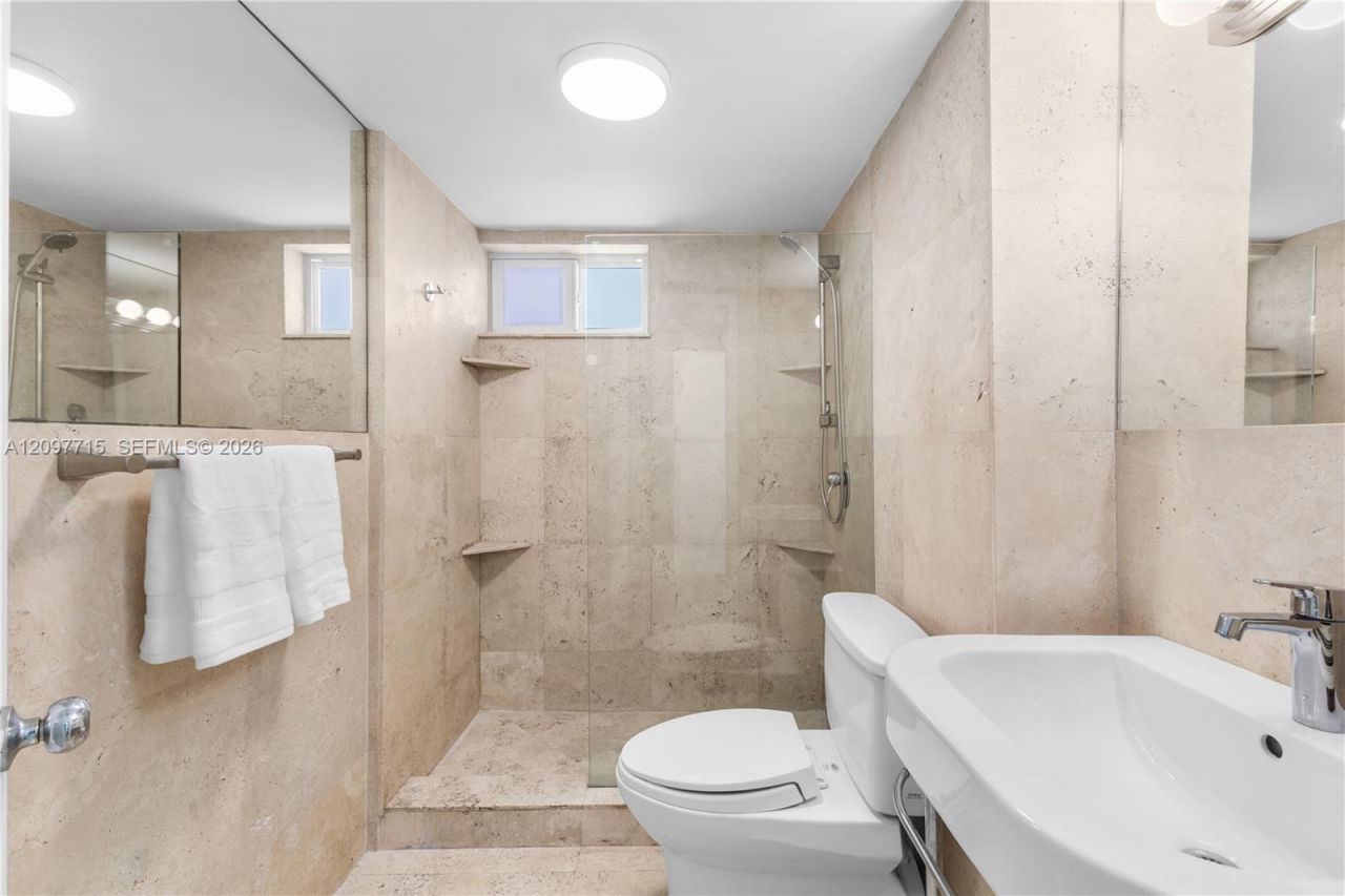 1670 Bay Rd, Unit 6G, Miami Beach, FL 33139 Photo