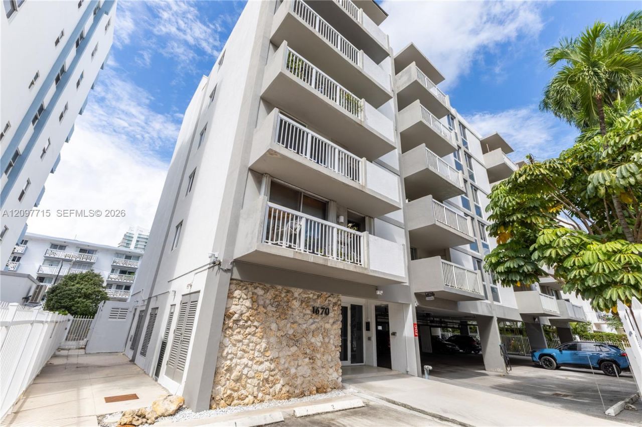 1670 Bay Rd, Unit 6G, Miami Beach, FL 33139 Photo