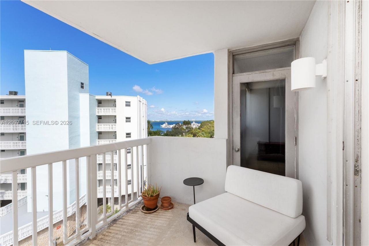 1670 Bay Rd, Unit 6G, Miami Beach, FL 33139 Photo
