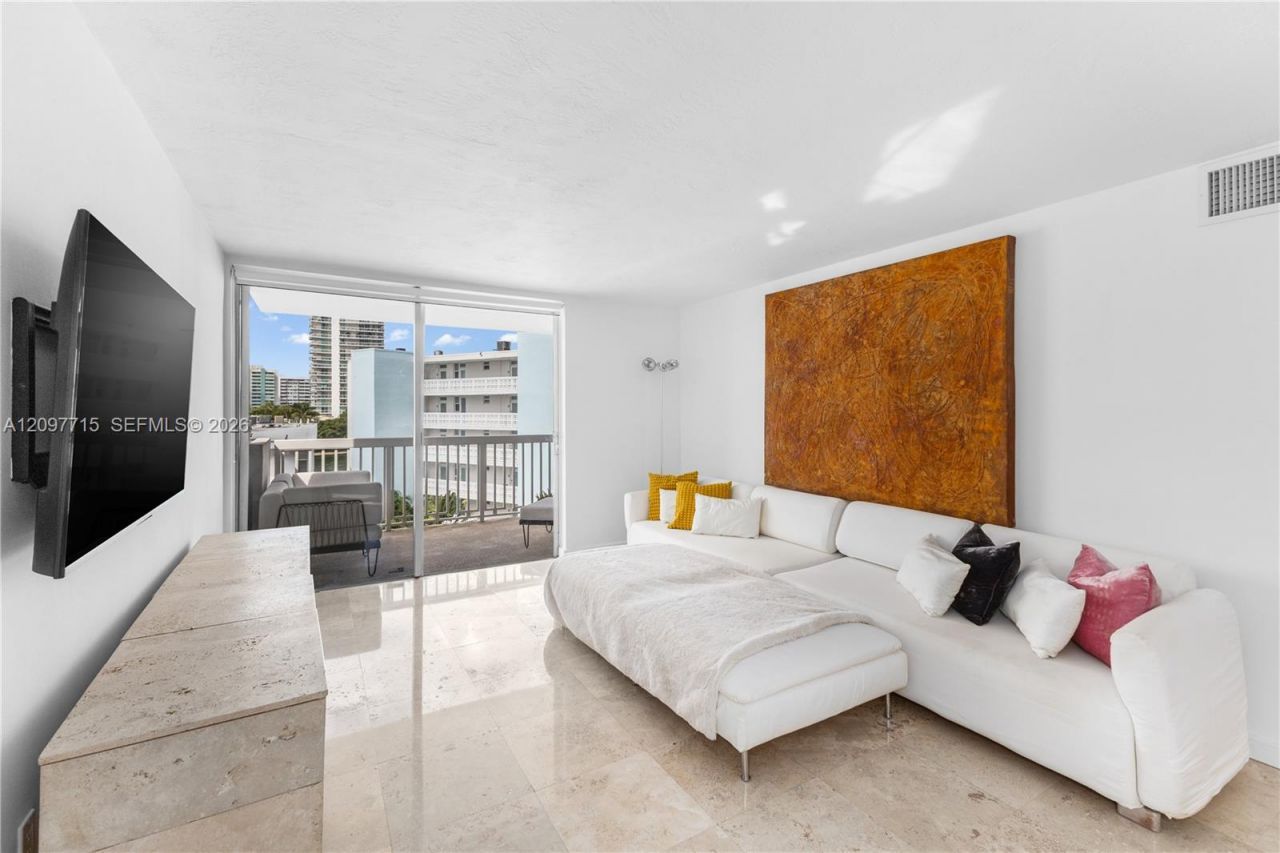 1670 Bay Rd, Unit 6G, Miami Beach, FL 33139 Photo