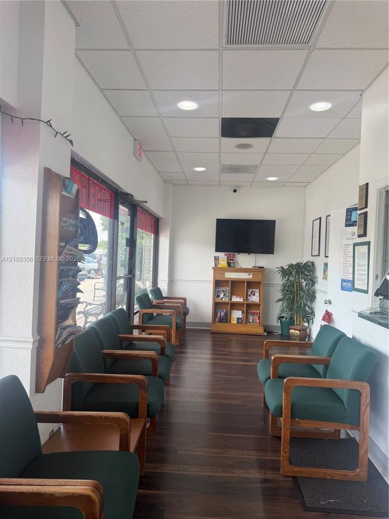 10300-10308 W Sample Rd, Coral Springs, FL 33065 Photo