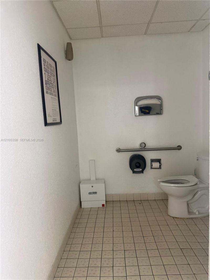 10300-10308 W Sample Rd, Coral Springs, FL 33065 Photo