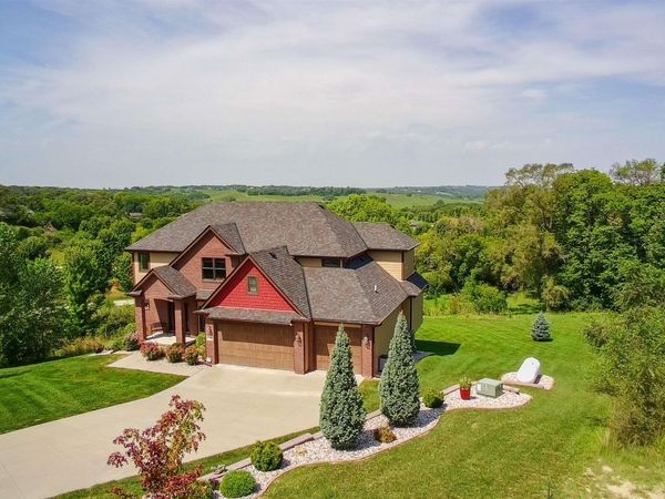 5705 Glen Oaks Drive, Fort Calhoun, NE 68023