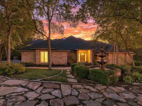 2119 N Fielder Road, Arlington, TX 76012