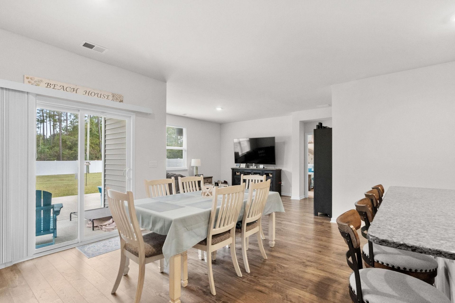 1404 Greenock Ln. Photo 9