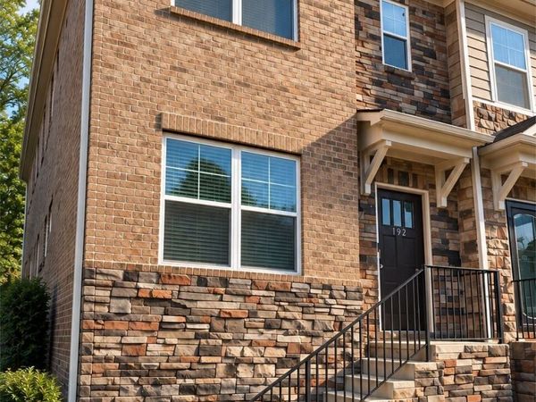 192 Mahnaz Drive, South Fulton, GA 30331