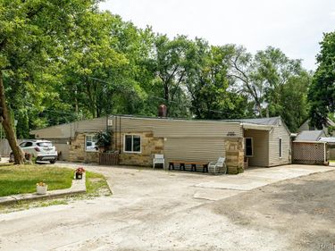8595 Orchard , Dexter Township, Mi 48169