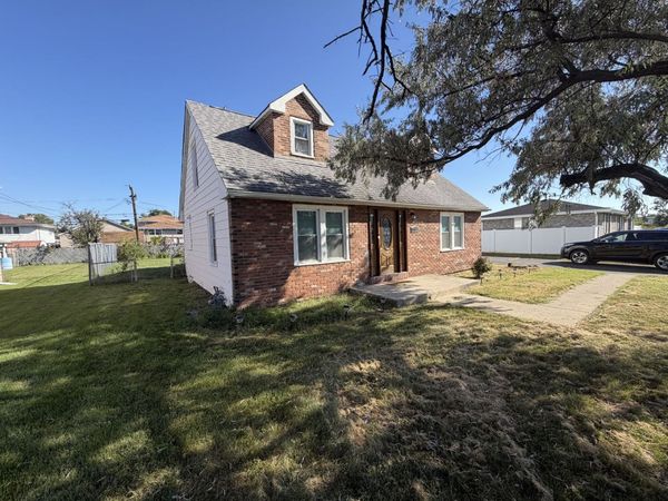 7700 W 83rd Street , Bridgeview, IL 60455