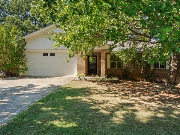 2000 Glen Street , Springdale, AR 72762