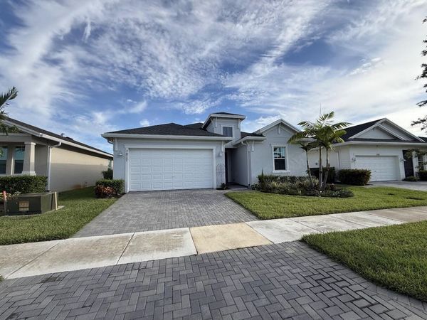 1217 SE CROSSWOOD Way, Port St. Lucie, FL 34984
