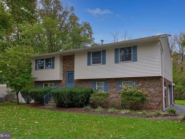 1376 WOODCREST DRIVE, READING, PA 19607