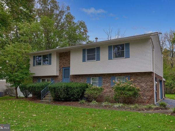 1376 WOODCREST DRIVE, READING, PA 19607