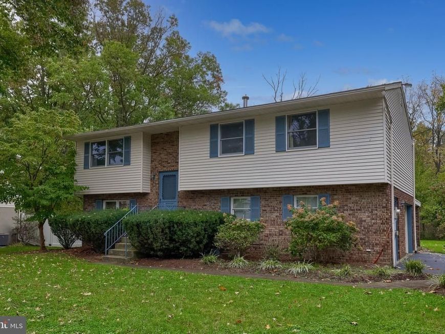1376 Woodcrest Drive, Reading, PA 19607 Main Photo