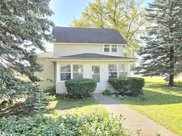602 E Main St, Rockwell, IA 50469