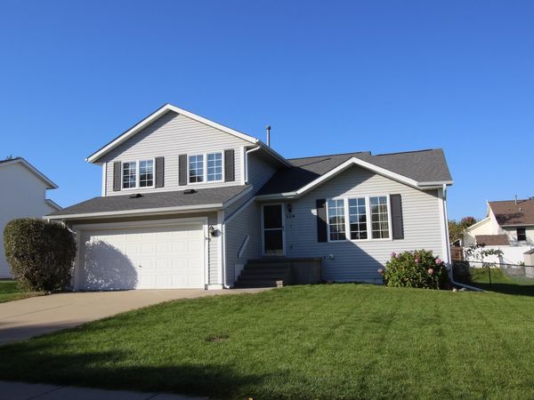 524 NE Deer Run Drive, Cedar Rapids, IA 52402