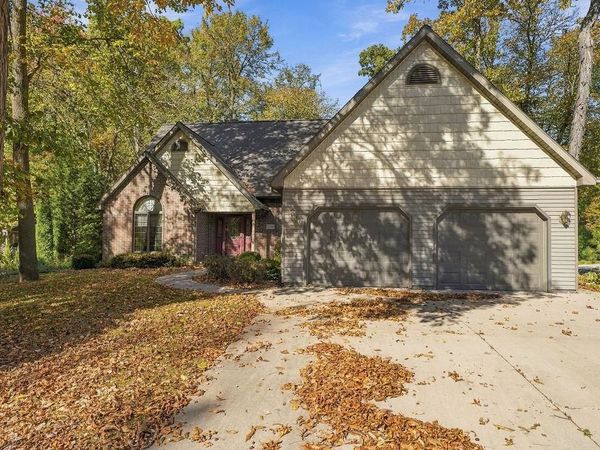 2398 BURNWOOD DRIVE, Oshkosh, WI 54902