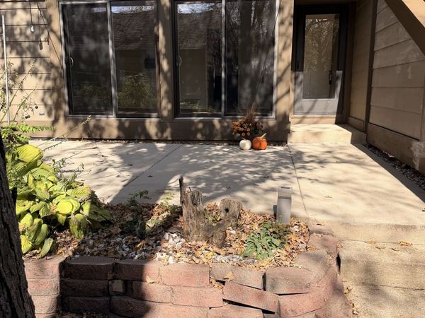 175 N Glengarry Drive , Unit B, Geneva, IL 60134