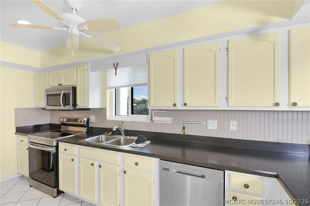 175 SE Saint Lucie Boulevard, Unit B82, Stuart, FL 34996 Photo