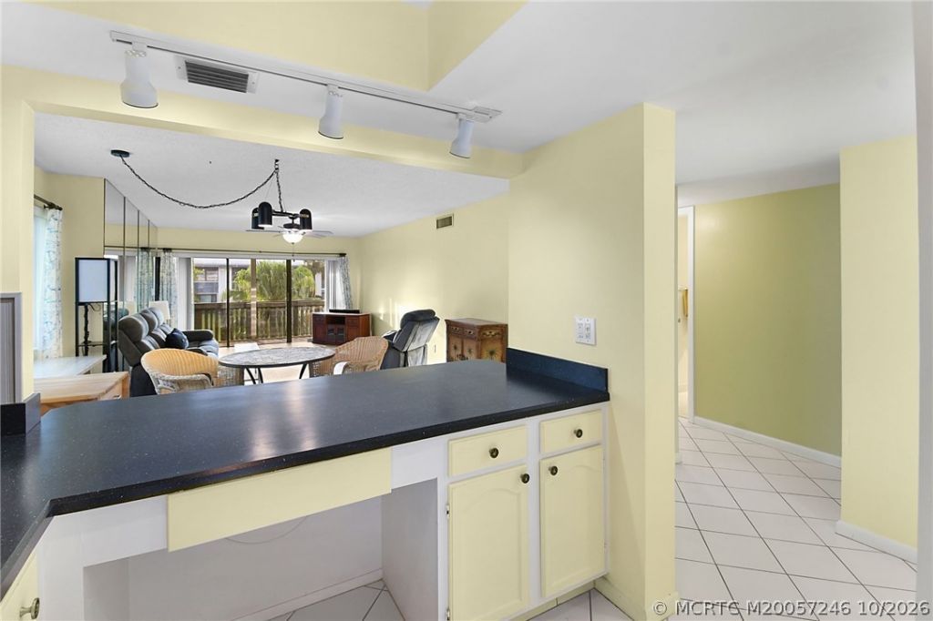 175 SE Saint Lucie Boulevard, Unit B82, Stuart, FL 34996 Photo