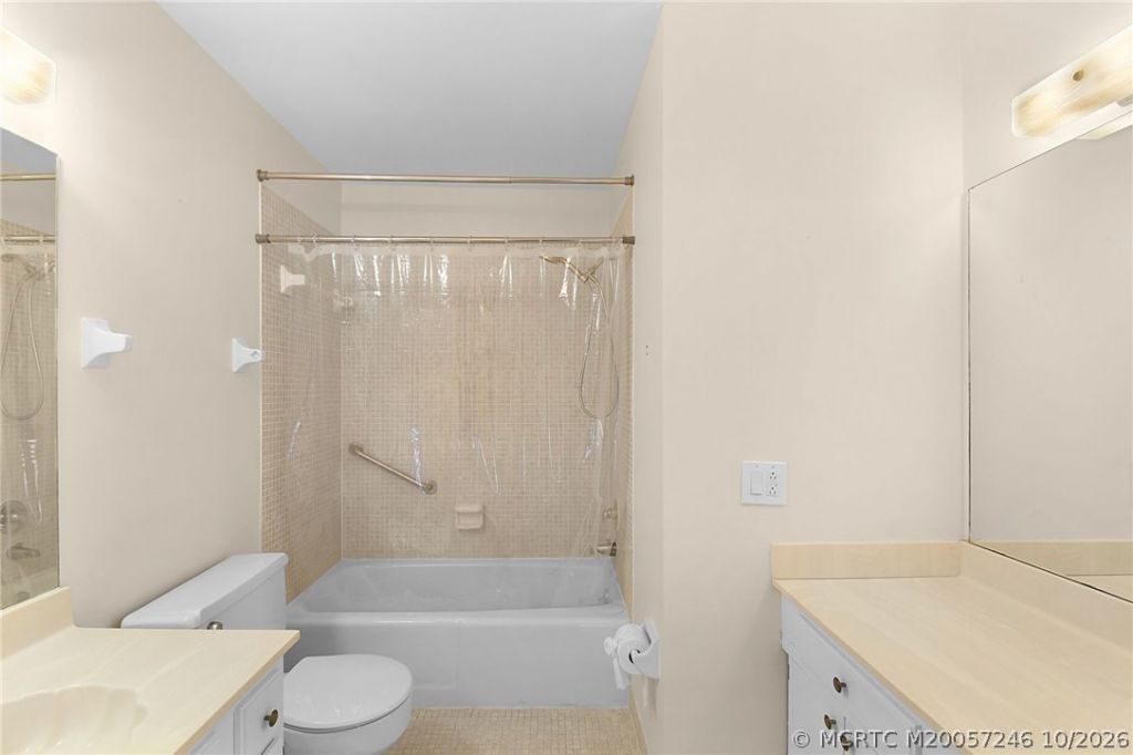 175 SE Saint Lucie Boulevard, Unit B82, Stuart, FL 34996 Photo
