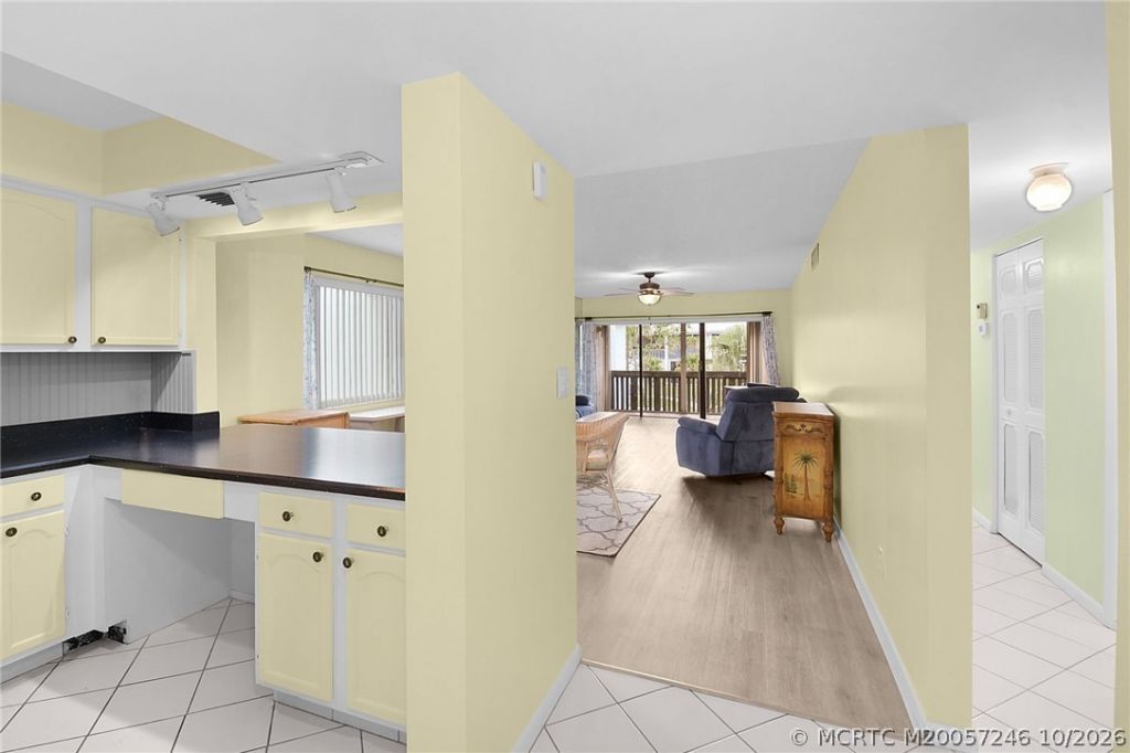 175 SE Saint Lucie Boulevard, Unit B82, Stuart, FL 34996 Photo