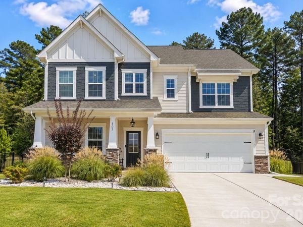 107 Hollywood Court, Troutman, NC 28166