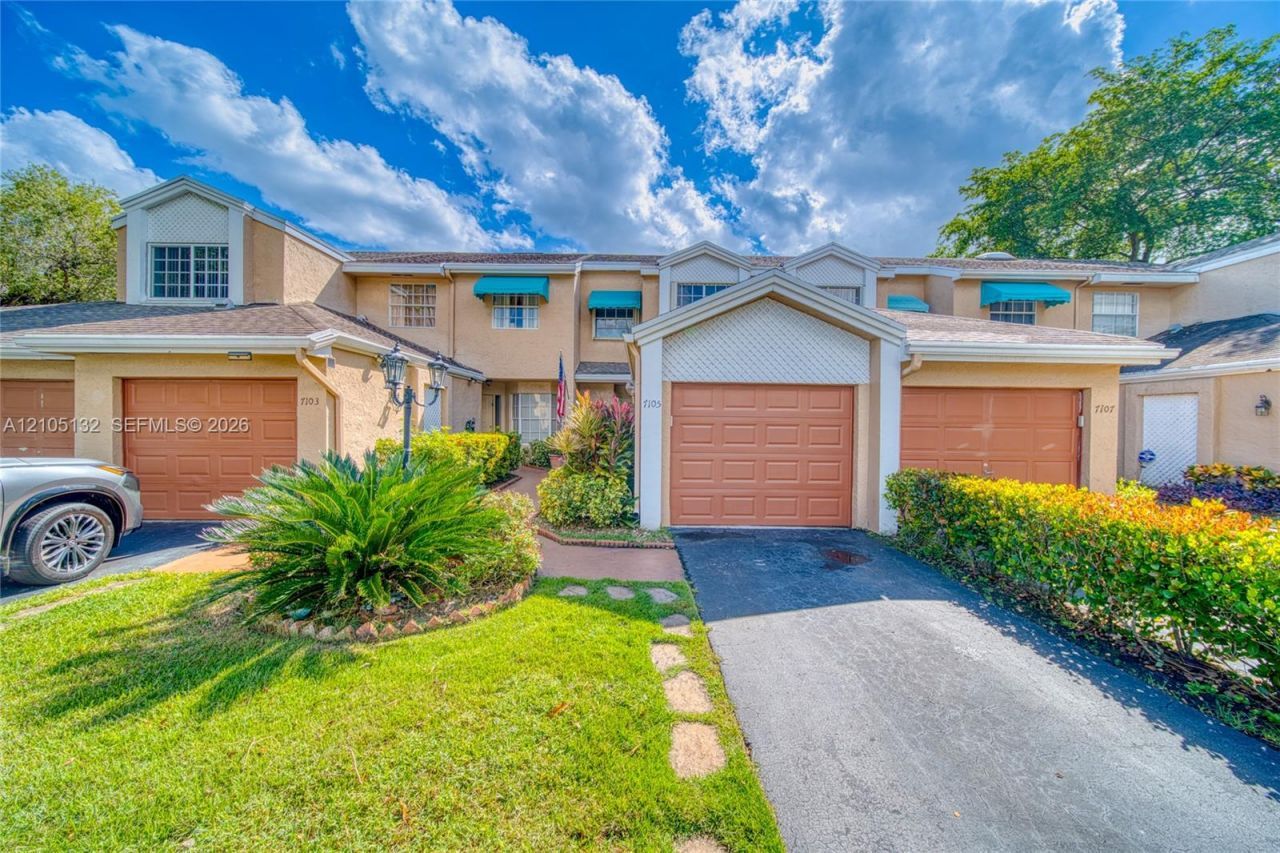 7105 Woodmont Way , Tamarac, FL 33321 Photo