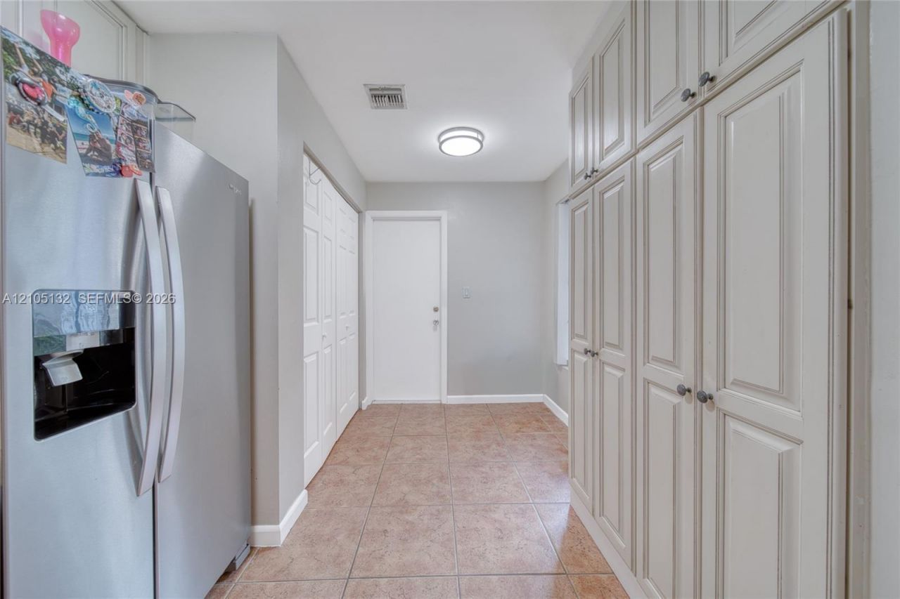 7105 Woodmont Way , Tamarac, FL 33321 Photo