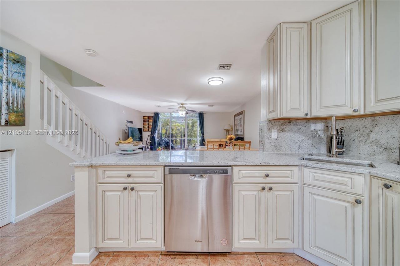 7105 Woodmont Way , Tamarac, FL 33321 Photo