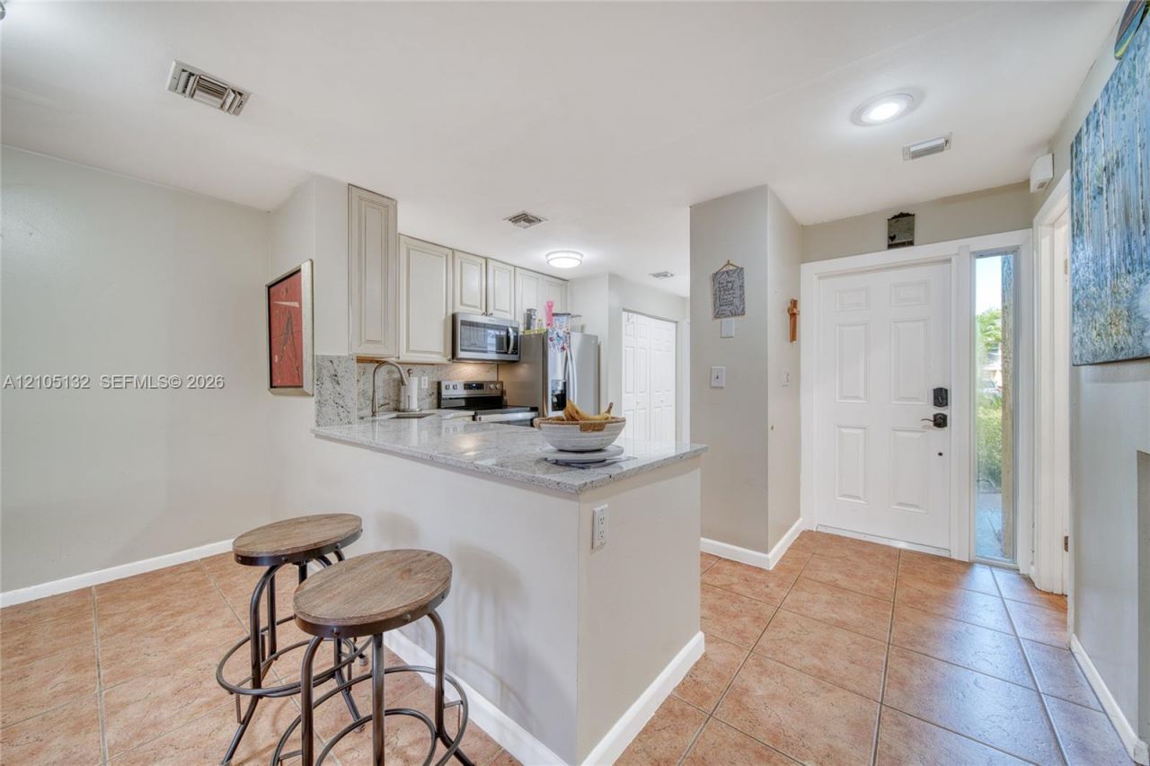 7105 Woodmont Way , Tamarac, FL 33321 Photo