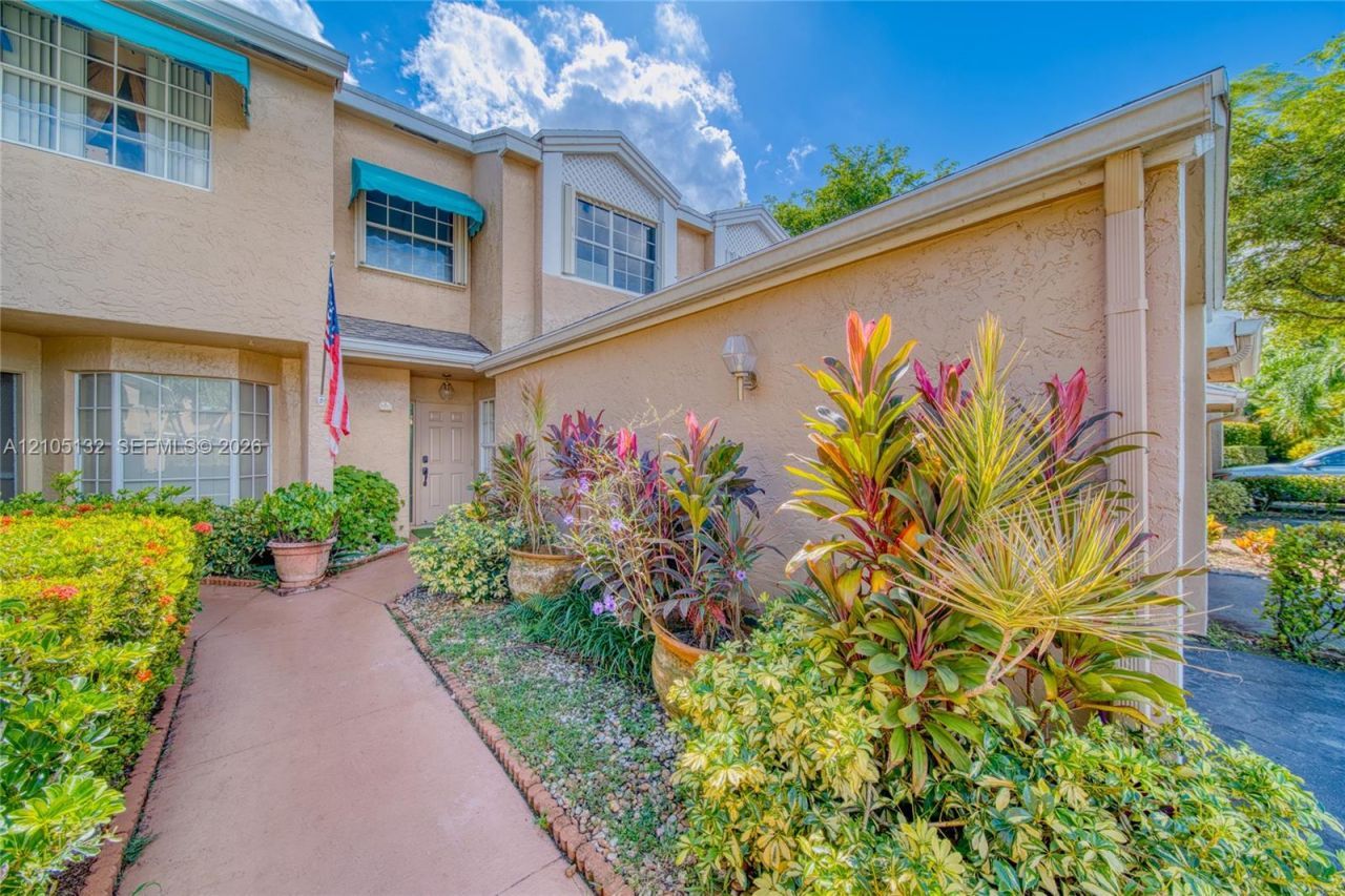 7105 Woodmont Way , Tamarac, FL 33321 Photo