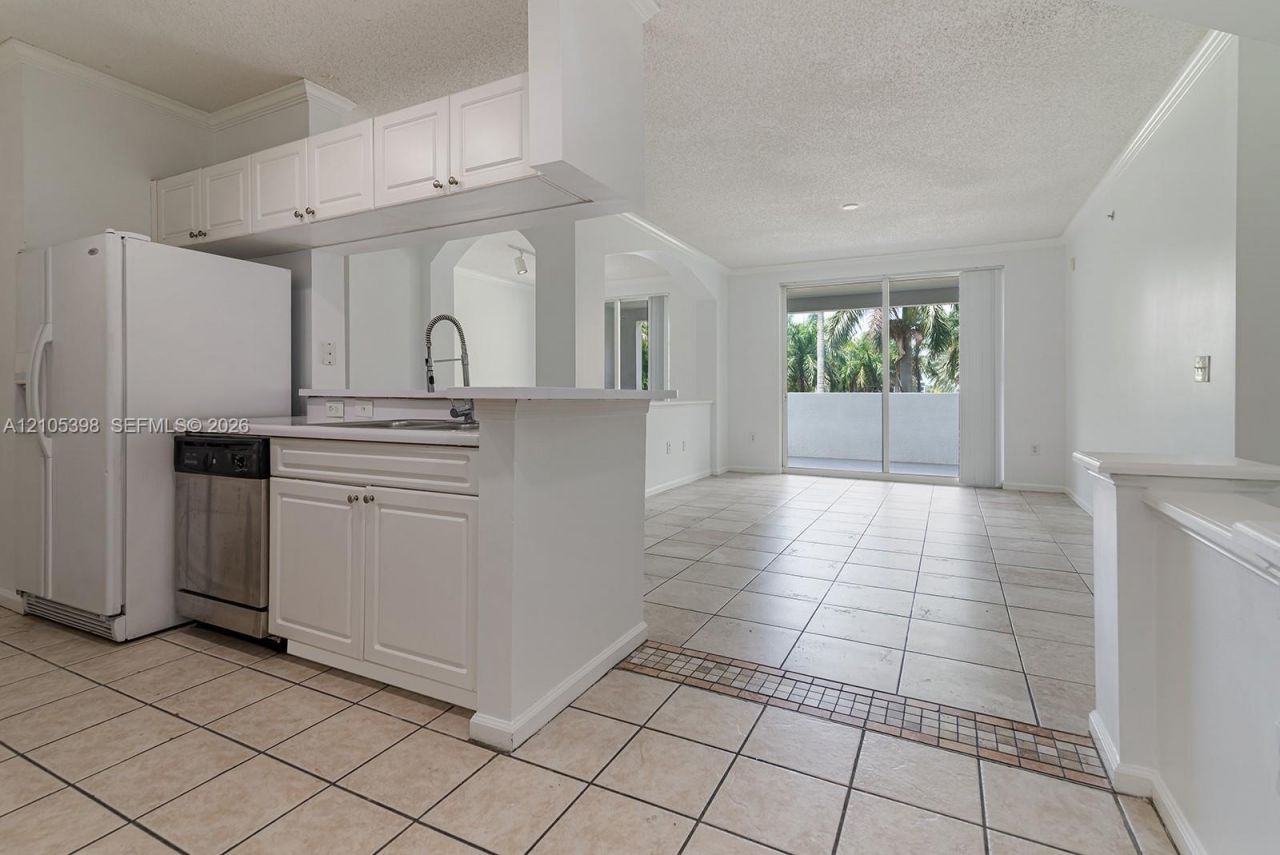 17125 N Bay Rd, Unit 3307, Sunny Isles Beach, FL 33160 Photo