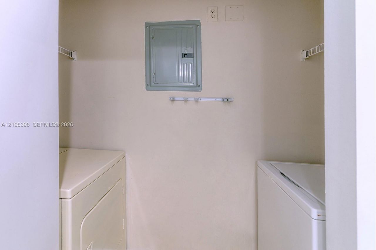 17125 N Bay Rd, Unit 3307, Sunny Isles Beach, FL 33160 Photo