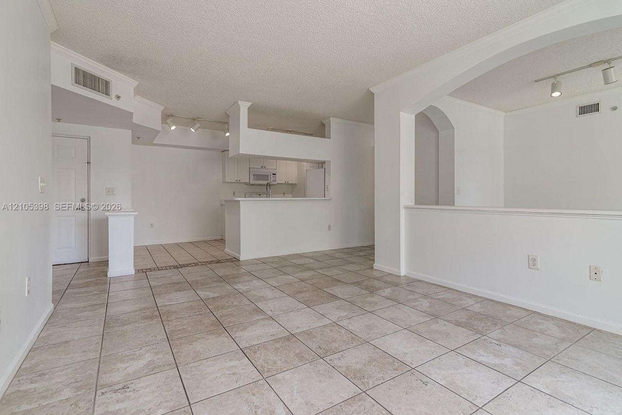 17125 N Bay Rd, Unit 3307, Sunny Isles Beach, FL 33160 Photo