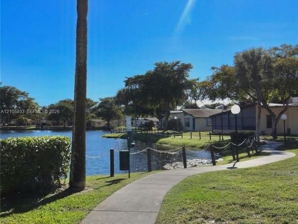 200 Ashbury Rd , Unit 203, Hollywood, FL 33024