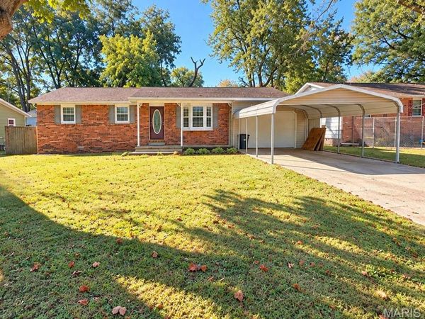 807 Dexter Creek Drive, Dexter, MO 63841