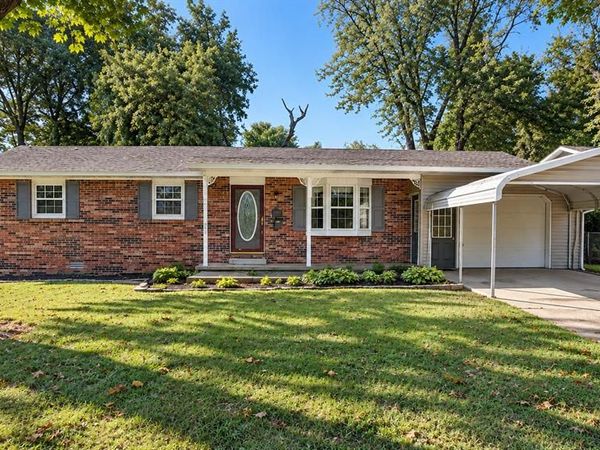 807 Dexter Creek Drive, Dexter, MO 63841