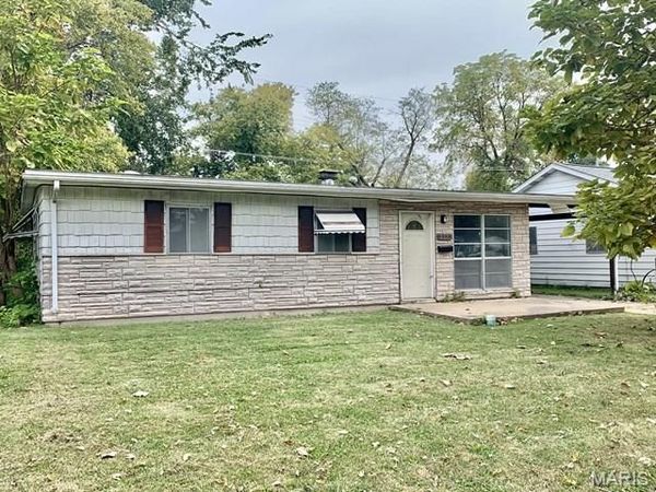 905 E 5th Street , Cahokia, IL 62206