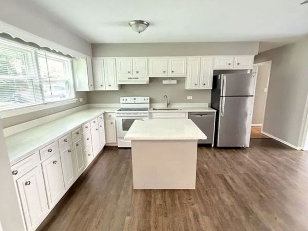 1 Scotdale Road , Unit 2, La Grange Park, IL 60526