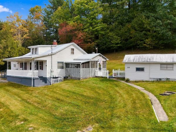 706 Poplar Street, Wise, VA 24293
