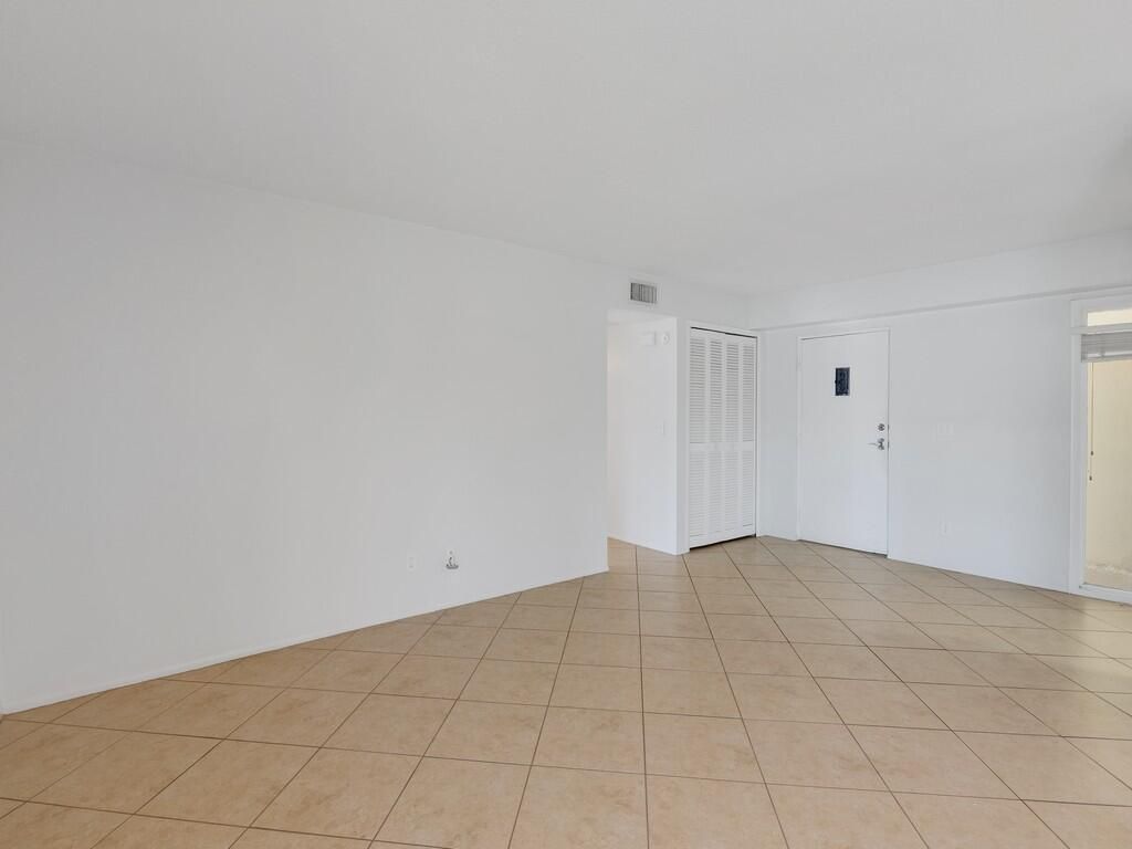 1845 Robalo Drive, Unit 106D, Vero Beach, FL 32960 Photo