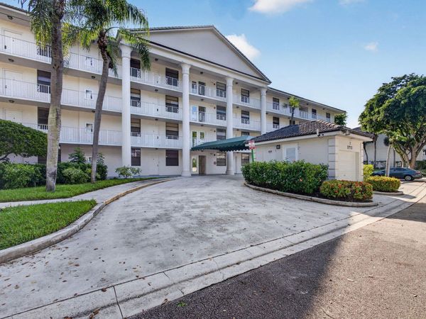 3710 WHITEHALL Drive, Unit 401, West Palm Beach, FL 33401