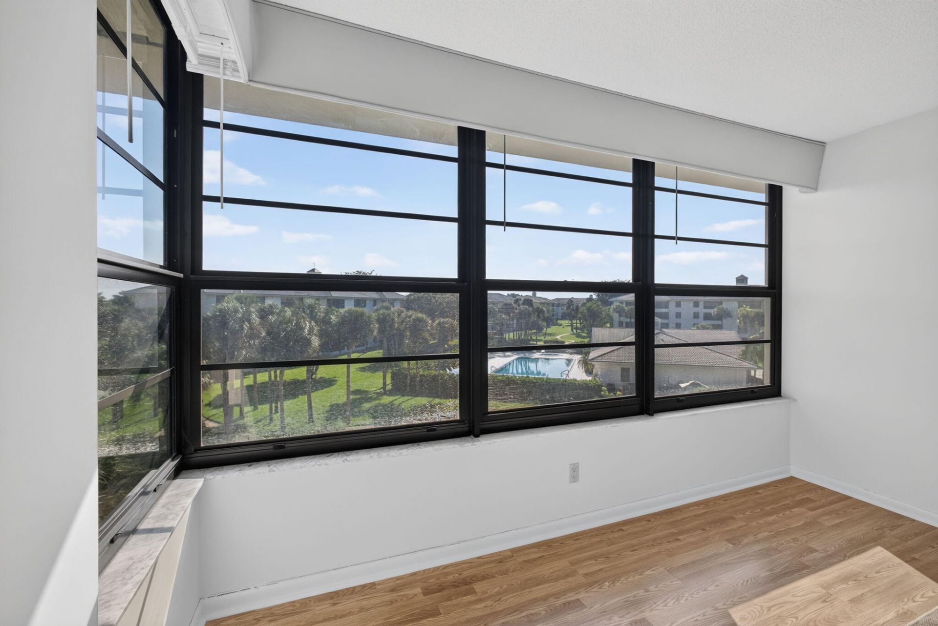 3710 Whitehall Drive, Unit 401, West Palm Beach, FL 33401 Photo