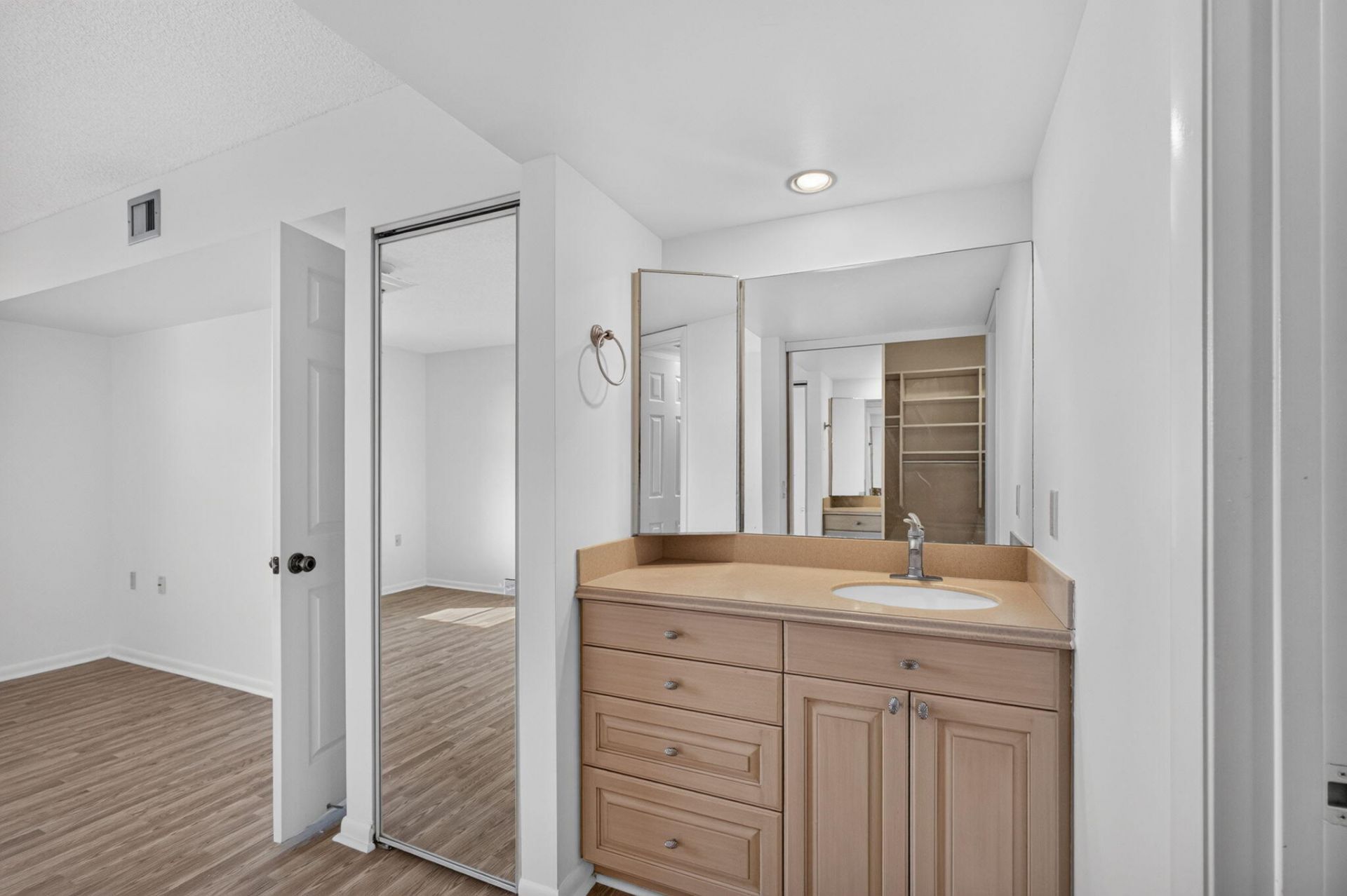 3710 Whitehall Drive, Unit 401, West Palm Beach, FL 33401 Photo