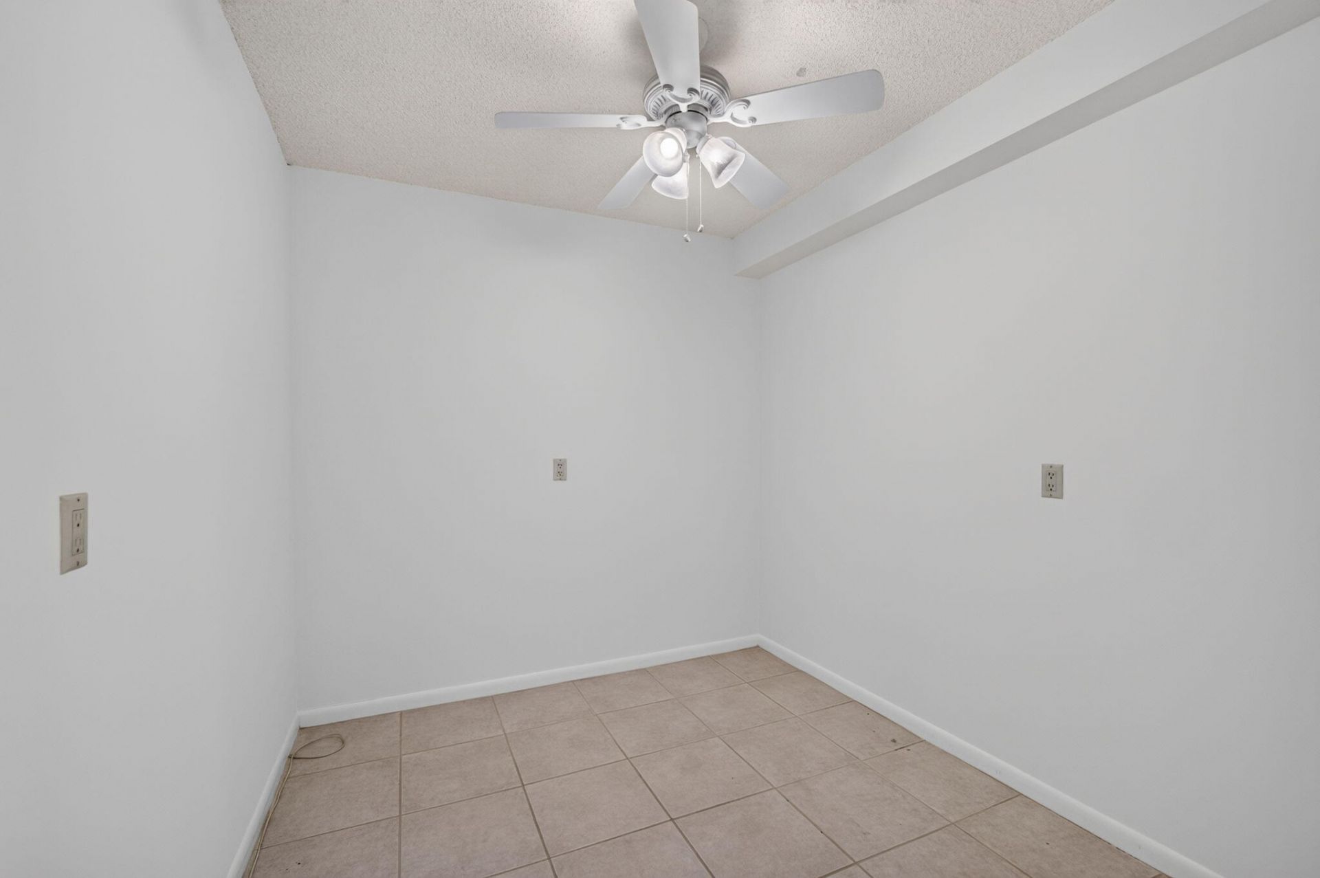 3710 Whitehall Drive, Unit 401, West Palm Beach, FL 33401 Photo