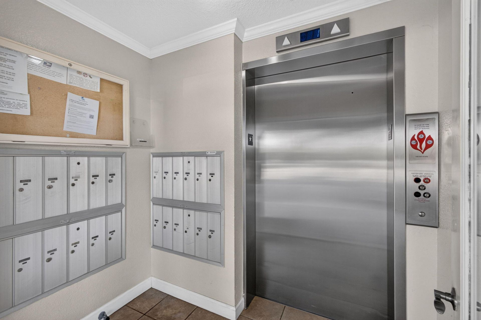 3710 Whitehall Drive, Unit 401, West Palm Beach, FL 33401 Photo