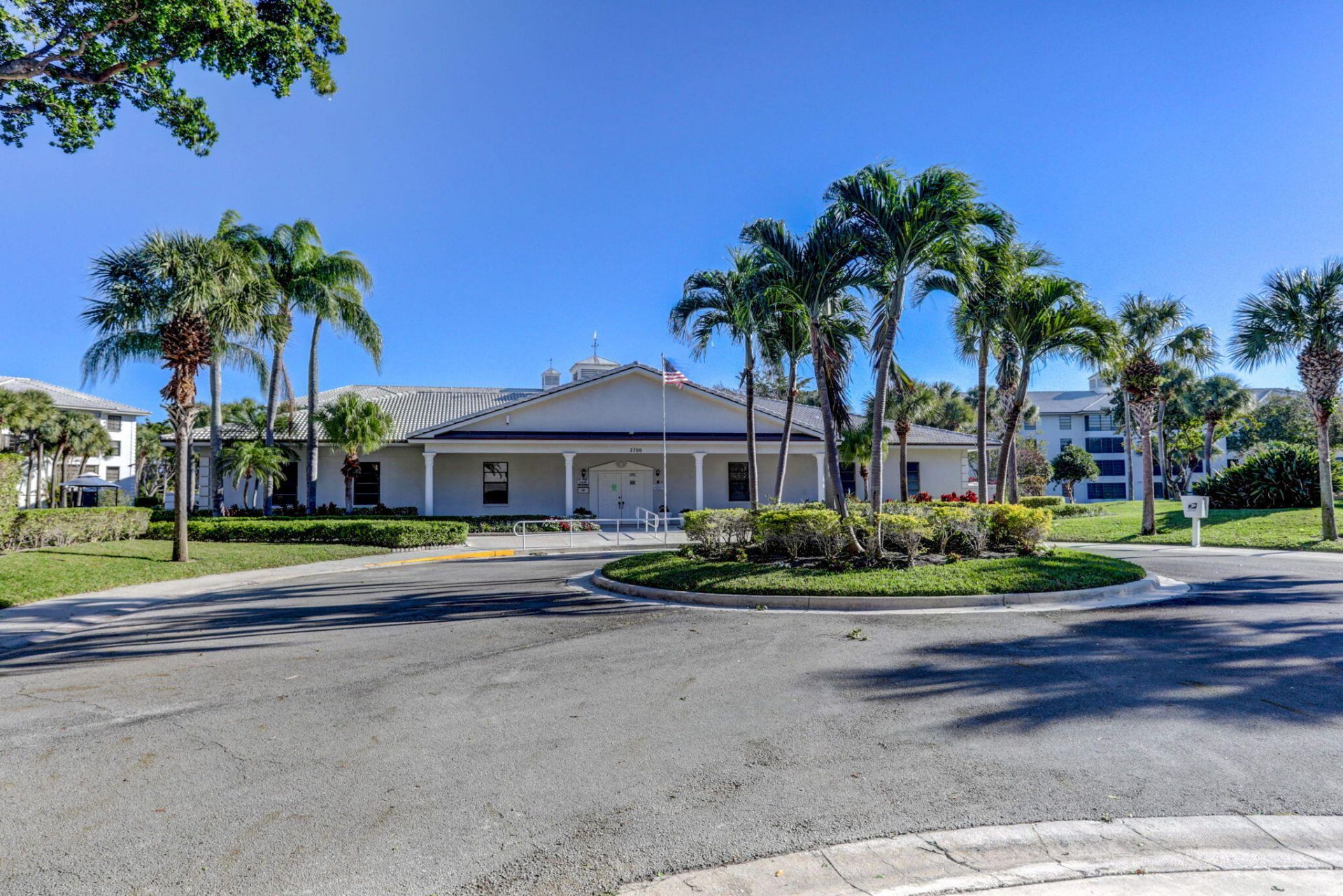 3710 Whitehall Drive, Unit 401, West Palm Beach, FL 33401 Photo
