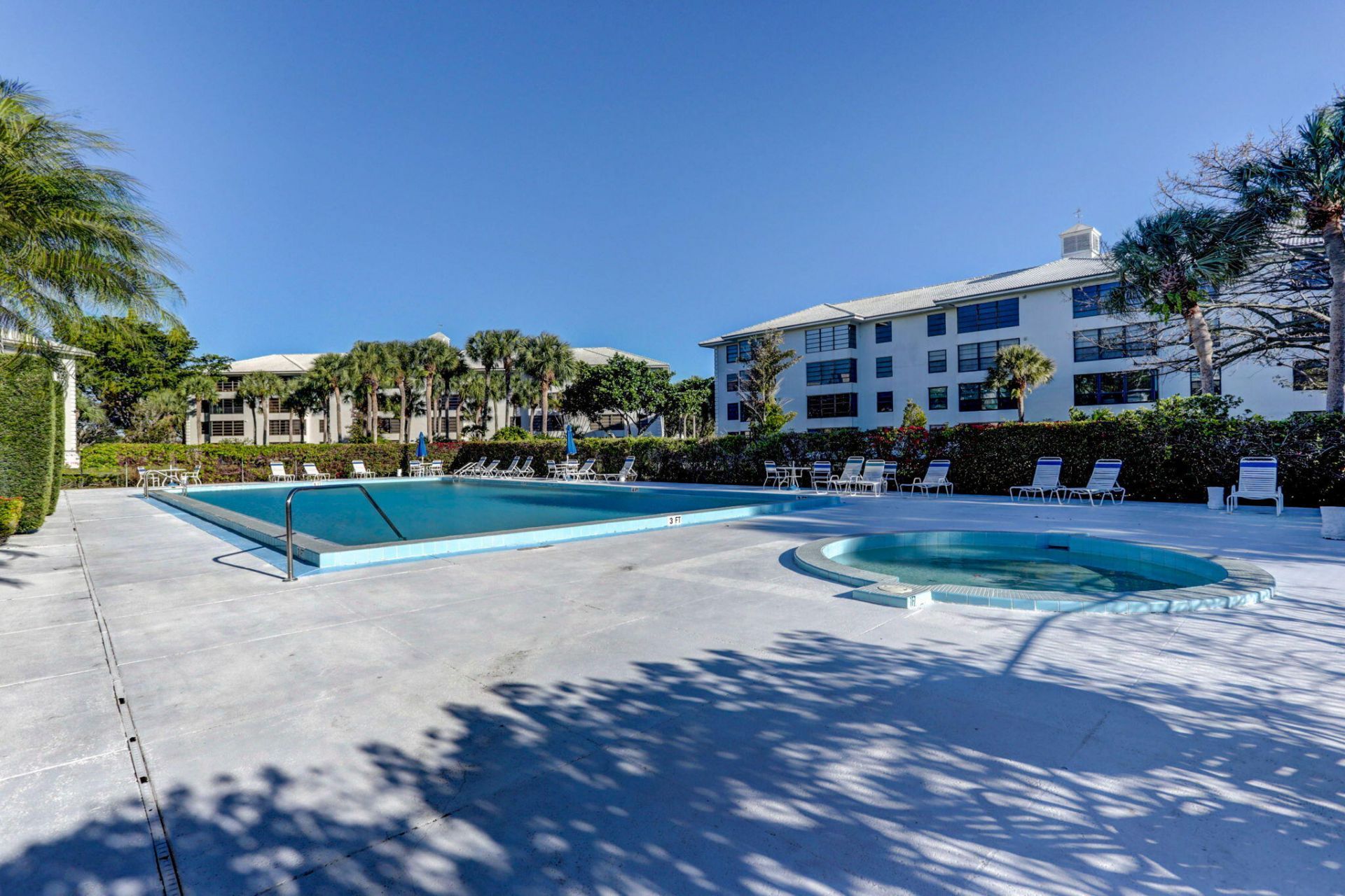 3710 Whitehall Drive, Unit 401, West Palm Beach, FL 33401 Photo