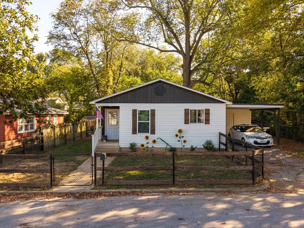 1052 W 6th Street , West Plains, MO 65775