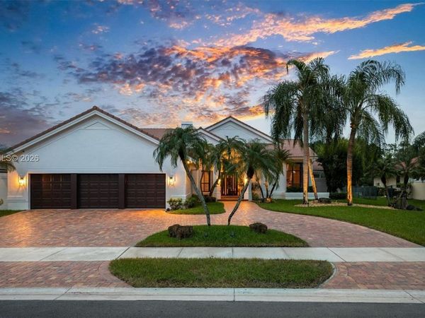 355 Coconut Cir , Weston, FL 33326